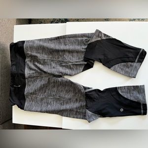 Lululemon Pace Rival Crop, size 6, gray stripes, lightly used
